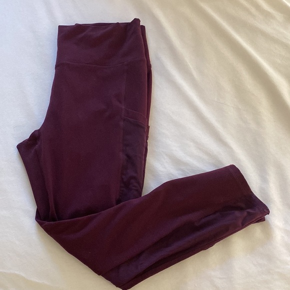 Fabletics On-the-go High Waisted Capri - Picture 4 of 5